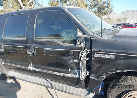 2000 Ford Excursion Xlt from USA, damaged, VIN 1FMNU40L1YEA46314